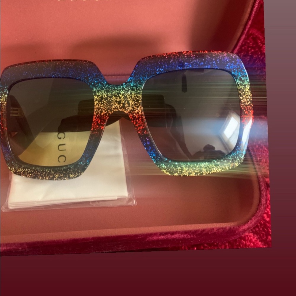 GUCCI GLASSES